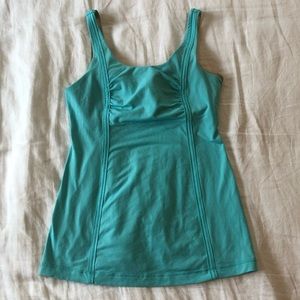 Lululemon Size 8 Blue Tank with Removable Cups